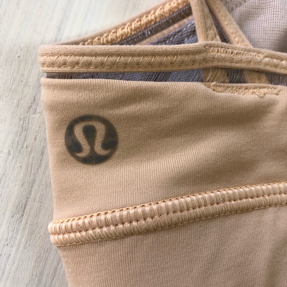 LULULEMON SPORT BRA SIZE 4 Excellent Condition - Picture 7 of 7